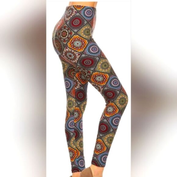 SWEET CHEEKS Bodacious Kaleidoscope LEGGINGS. O/S - Picture 2 of 6